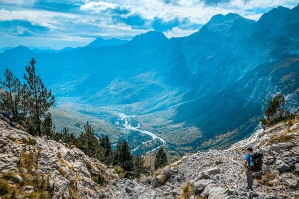 Theth et Valbona : comment organiser le trek le plus célèbre d’Albanie Theth et Valbona : comment organiser le trek le plus célèbre d’Albanie